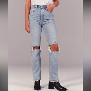 Final Drop‼️ EUC! A&F The 90s Straight Ultra HR Jeans